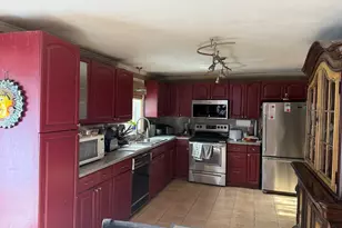 827 Pike Ave, Attleboro, MA 02703 - Photo 4