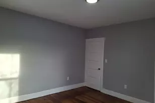 14 Florence St, Leominster, MA 01453 - Photo 8