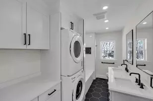 4 Hancock St, Shrewsbury, MA 01545 - Photo 10