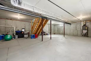 181 Tarkiln Pl, New Bedford, MA 02745 - Photo 26