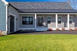 73 Raymond, Raynham, MA 02767 - Photo 4