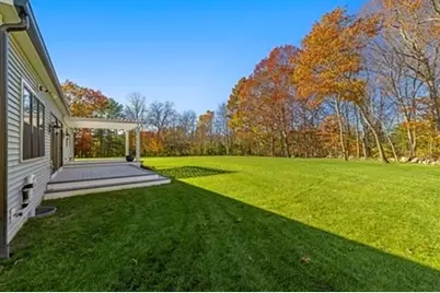 73 Raymond, Raynham, MA 02767 - Photo 28