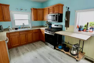 24 Couch St, Taunton, MA 02780 - Photo 4