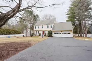 261 Rolling Meadow Dr, Holliston, MA 01746 - Photo 2