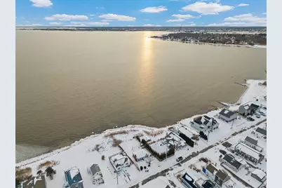 27 Bayview Ave, Fairhaven, MA 02719 - Photo 6