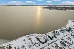 27 Bayview Ave, Fairhaven, MA 02719 - Photo 6