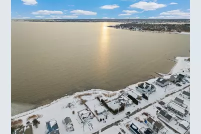 27 Bayview Ave, Fairhaven, MA 02719 - Photo 14