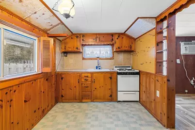 27 Bayview Ave, Fairhaven, MA 02719 - Photo 16