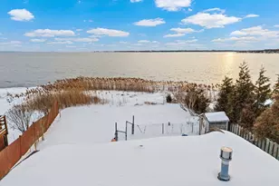 27 Bayview Ave, Fairhaven, MA 02719 - Photo 10