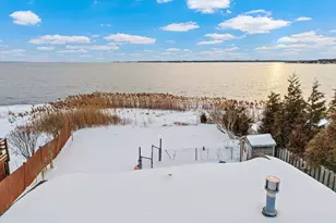27 Bayview Ave, Fairhaven, MA 02719 - Photo 10