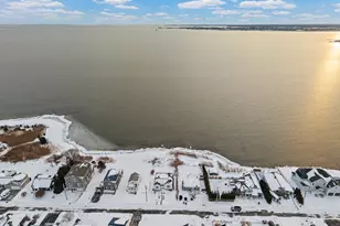 27 Bayview Ave, Fairhaven, MA 02719 - Photo 8