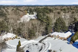 25 Winding Brook Ln, East Longmeadow, MA 01028 - Photo 2