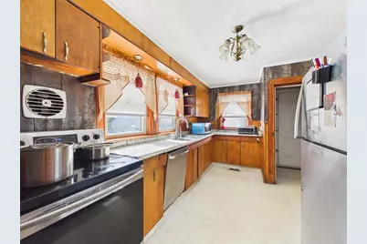 10 Jefferson Ave, Taunton, MA 02780 - Photo 12