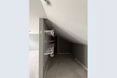 8 Greylock St, Westfield, MA 01085 - Photo 6