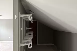 8 Greylock St, Westfield, MA 01085 - Photo 6