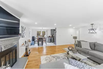 26 Wakefield Ave, Webster, MA 01570 - Photo 10