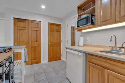 70 Garland St #3, Newton, MA 02459 - Photo 10