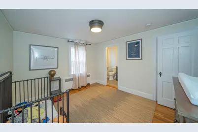 642 Centre St, Newton, MA 02458 - Photo 18