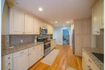 642 Centre St, Newton, MA 02458 - Photo 2