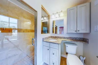 642 Centre St, Newton, MA 02458 - Photo 24