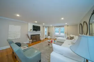 642 Centre St, Newton, MA 02458 - Photo 4