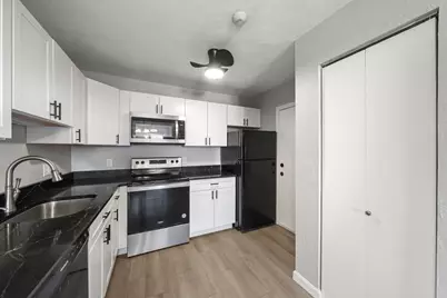 22 Irving St #15, Everett, MA 02149 - Photo 8