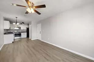 22 Irving St, Everett, MA 02149 - Photo 6