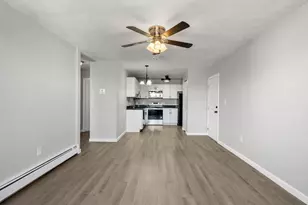 22 Irving St, Everett, MA 02149 - Photo 4