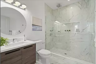 160 W Seventh St, Boston, MA 02127 - Photo 12