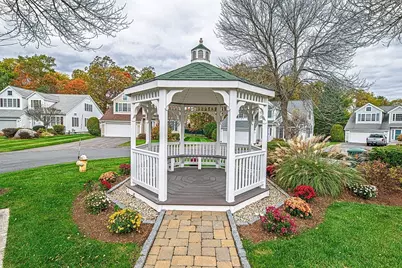 61 Saint Andrews Way #64, Chelmsford, MA 01863 - Photo 4