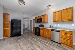 176 Blossom St, Fitchburg, MA 01420 - Photo 10