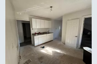 131 College St, Springfield, MA 01109 - Photo 2