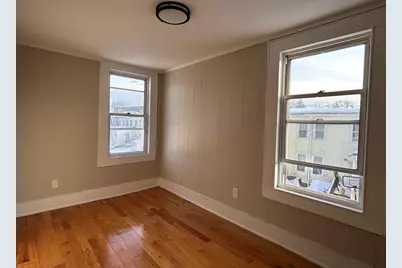 13 Hampden St #2, Westfield, MA 01085 - Photo 4