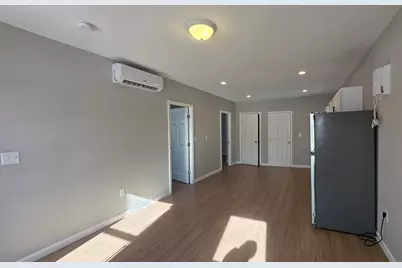 31 Hicks St #1, New Bedford, MA 02740 - Photo 4
