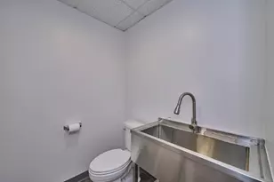 1 Melvin St, Wakefield, MA 01880 - Photo 18