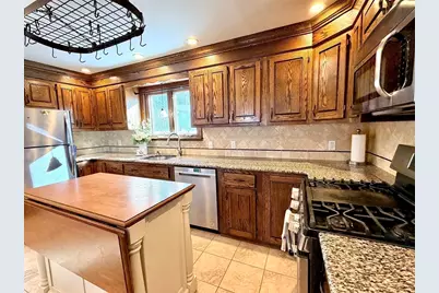 5 Fenimore Blvd, Springfield, MA 01108 - Photo 8