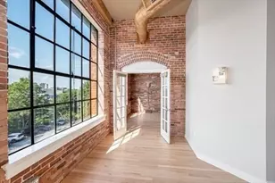 491 Dutton St, Lowell, MA 01854 - Photo 10