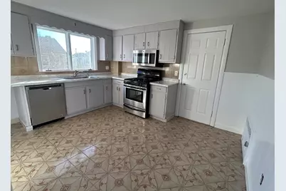 21-21A Carney St #2, Medford, MA 02155 - Photo 2