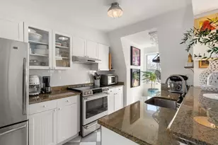 13 Upton St, Boston, MA 02118 - Photo 10