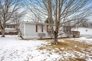 14 Amber Wy, Raynham, MA 02767 - Photo 2