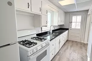 3 Hadley Ct, Everett, MA 02149 - Photo 2