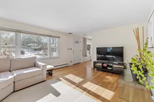 29 Pinewood Rd, Wellesley, MA 02482 - Photo 4