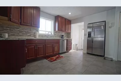 41 Olive St, Springfield, MA 01109 - Photo 16