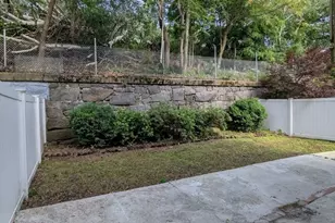 14 Robey St, Boston, MA 02119 - Photo 24