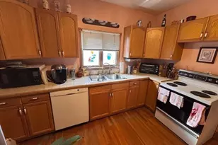 13 Coolidge St, Everett, MA 02149 - Photo 2