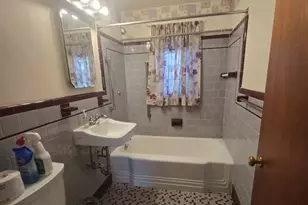 37 Charles St, Watertown, MA 02472 - Photo 6