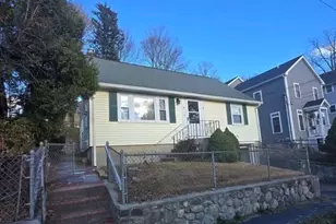 37 Charles St, Watertown, MA 02472 - Photo 12