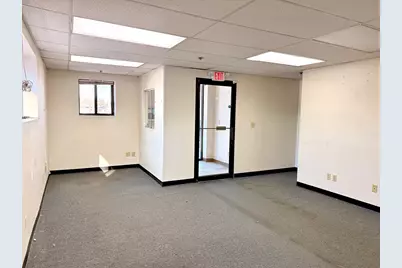 46 Milton St #2, Worcester, MA 01605 - Photo 4