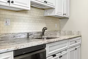 566 Commonwealth Ave, Boston, MA 02215 - Photo 6