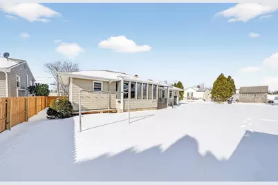 32 Watson St, New Bedford, MA 02740 - Photo 8